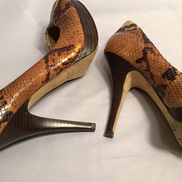 COACH BUFFY WOMEN’S  PRINTED PYTHON LEATHER STILETTO SIZE 8 B - Picture 3 of 5